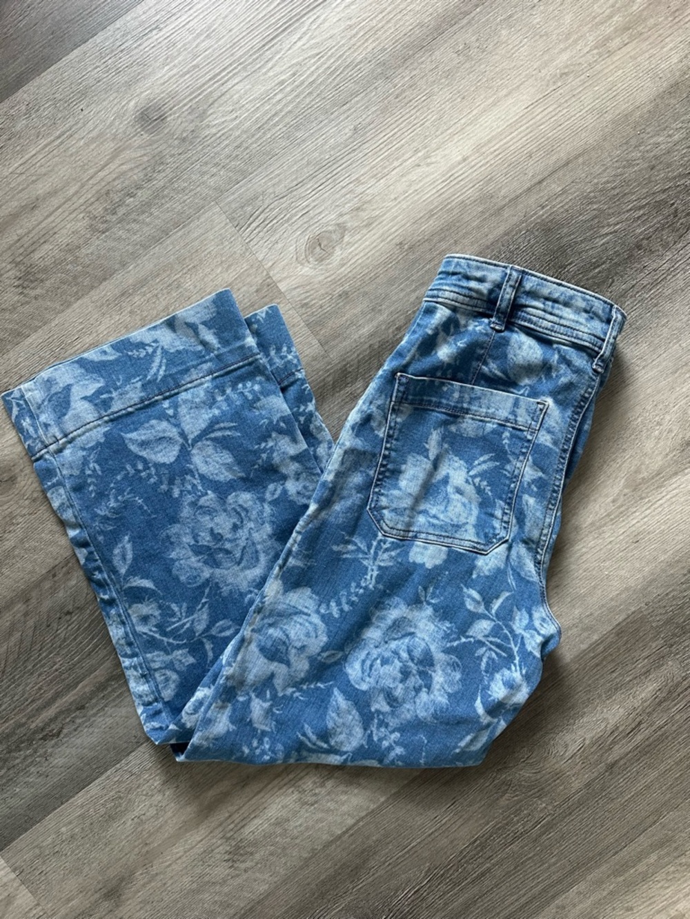 Bagatelle Floral Print High Waist Cropped Jeans - Picture 8 of 8